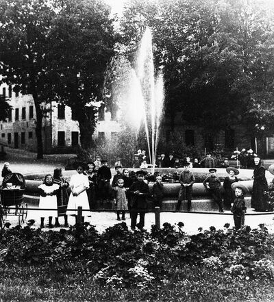 Wanderweg Wasser - ewag kamenz - STATION 03-Brunnen Krabatspielplatz Springbrunnen Schillerprommenade